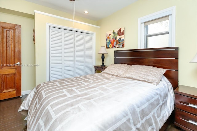 bedroom featuring a closet