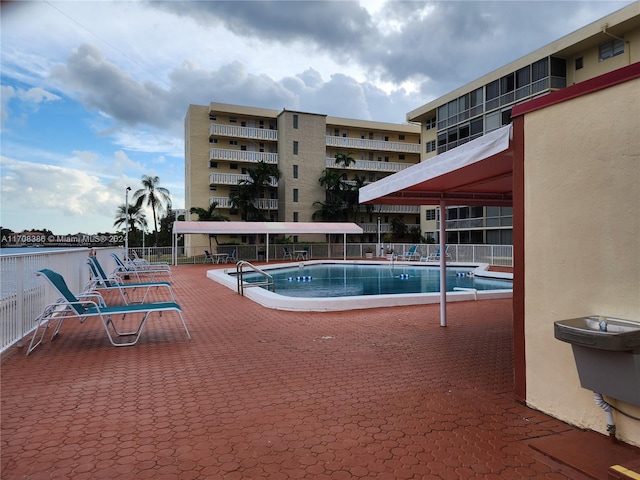 view of swimming pool