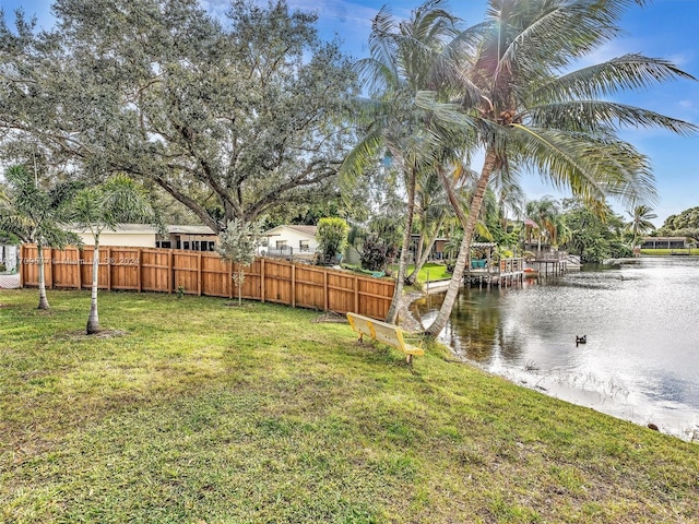 view of yard featuring a water view