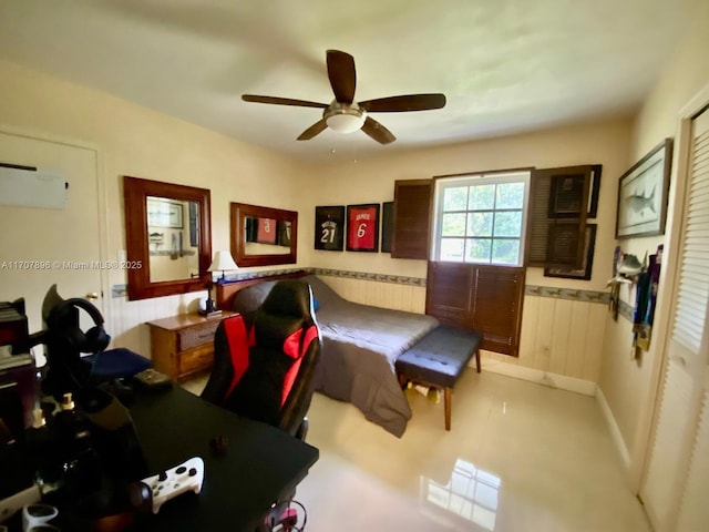 bedroom featuring ceiling fan