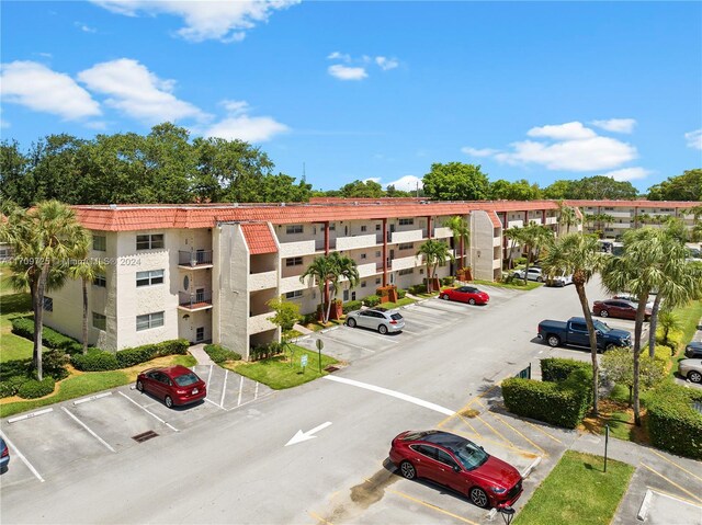 711 S Hollybrook Dr Unit 109, Pembroke Pines, FL 33025 - photo 2