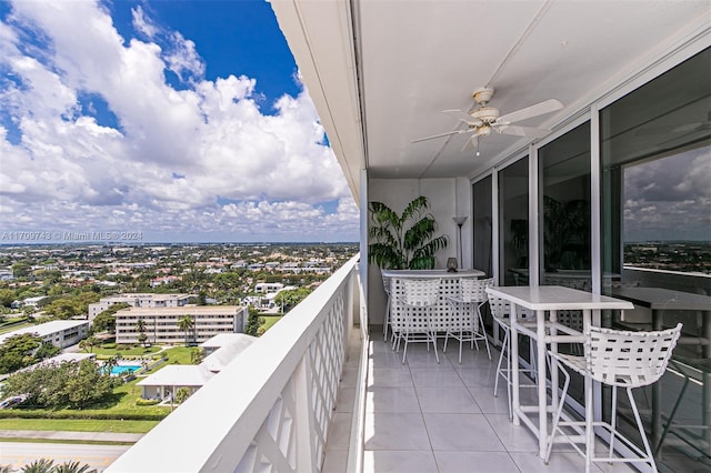 balcony with ceiling fan