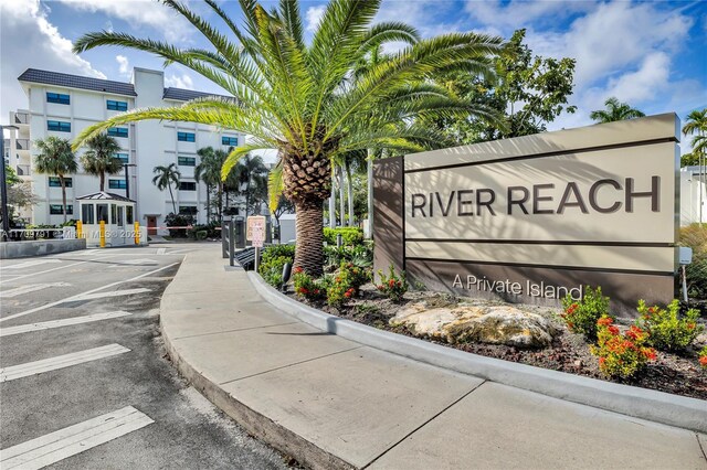 view of community / neighborhood sign