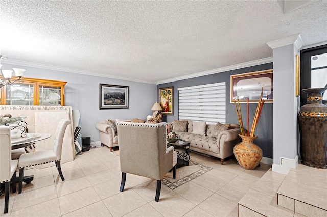 living area featuring light tile patterned floors, a textured ceiling, a chandelier, and crown molding