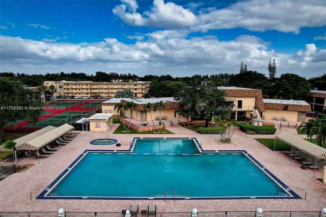 view of swimming pool