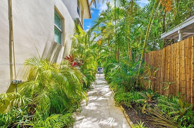 1446 Lenox Ave Unit 2, Miami Beach, FL 33139 - view of yard