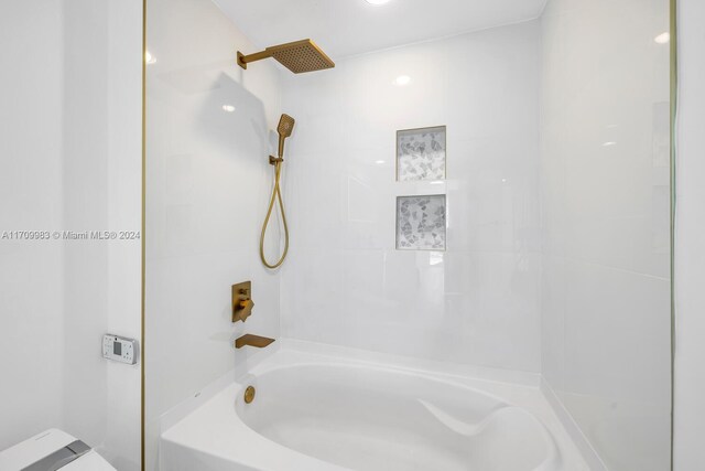 335 S Biscayne Blvd Unit 4109, Miami, FL 33131 - view of full bath
