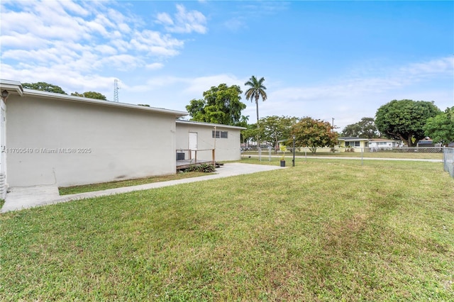 201 Entrada Dr, Hollywood, FL 33021 - view of yard with fence