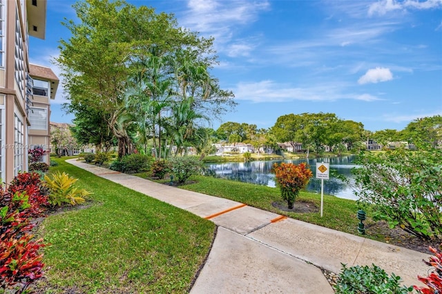 view of yard featuring a water view