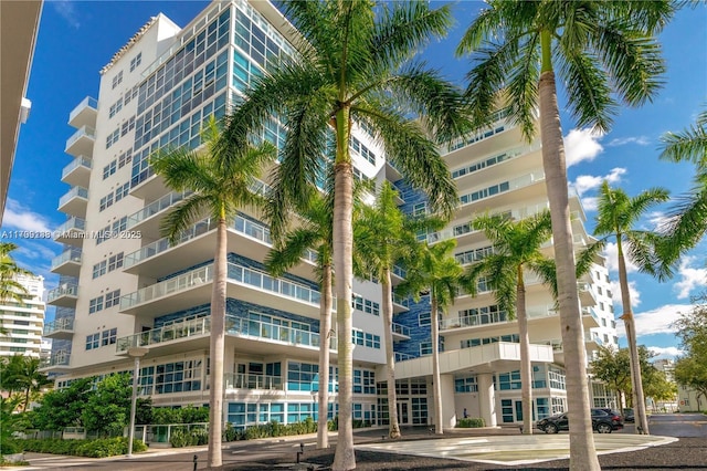 6103 Aqua Ave Unit 301, Miami Beach, FL 33141 - view of apartment building / complex