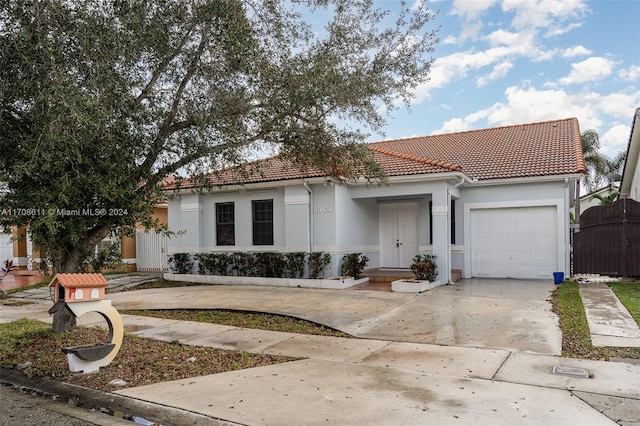 view of front facade with a garage