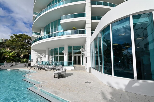 2127 Brickell Ave Unit 1005, Miami, FL 33129 - community pool featuring a patio
