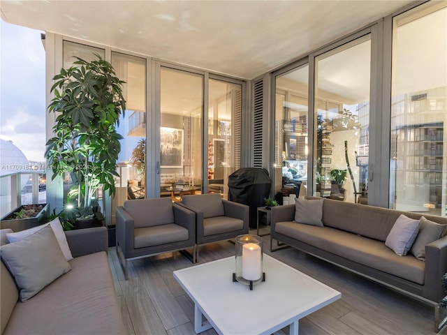 851 NE 1st Ave Unit 1212, Miami, FL 33132 - view of sunroom / solarium