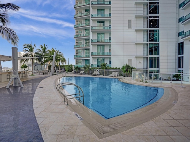 view of swimming pool