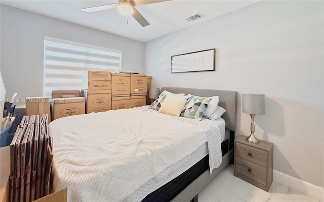 bedroom with ceiling fan