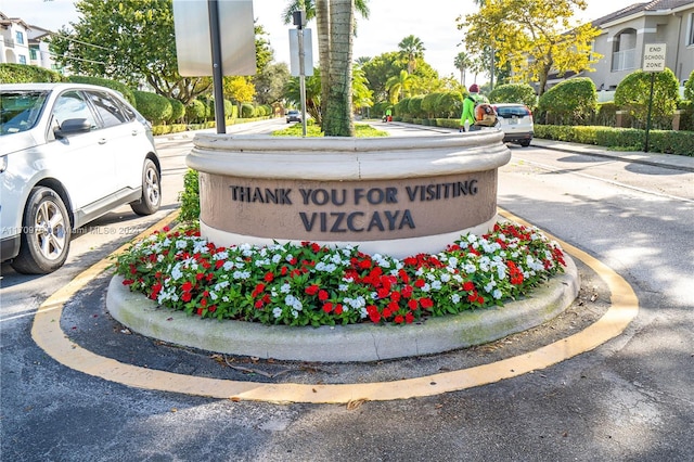 view of community / neighborhood sign