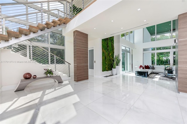 6301 SW 114th St, Pinecrest, FL 33156 - lobby featuring a towering ceiling
