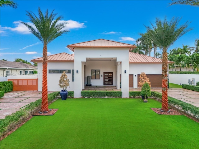 view of front of property with a front lawn