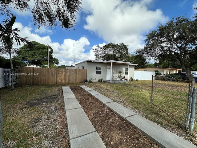 view of front of property