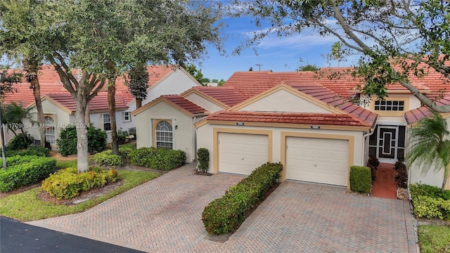 view of front facade with a garage