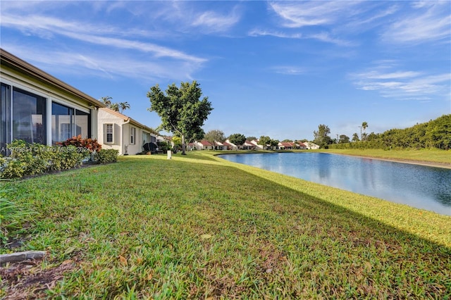 view of yard featuring a water view