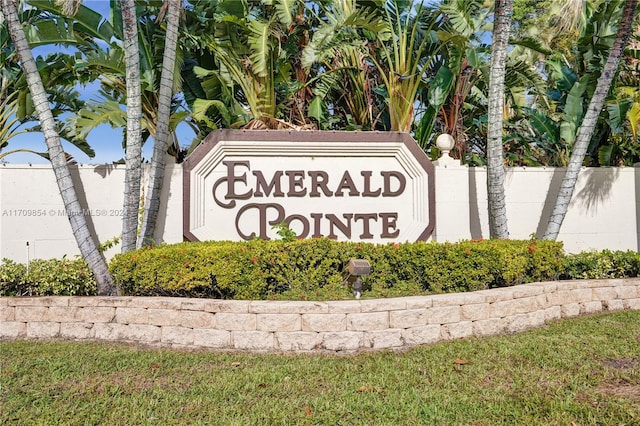 view of community / neighborhood sign