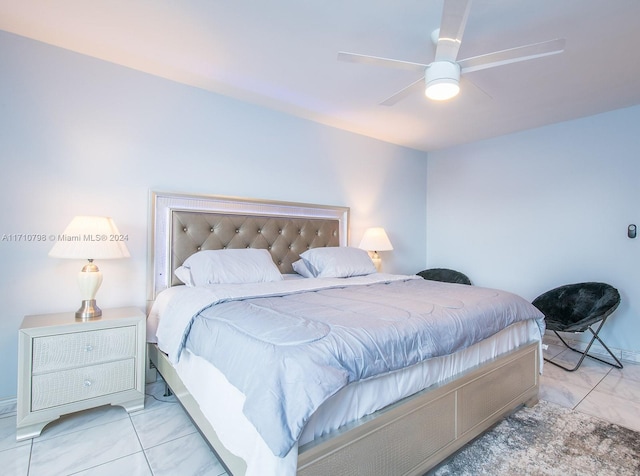 bedroom with ceiling fan