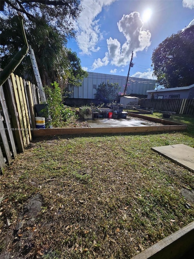 view of yard with a patio area