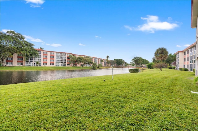 view of yard featuring a water view