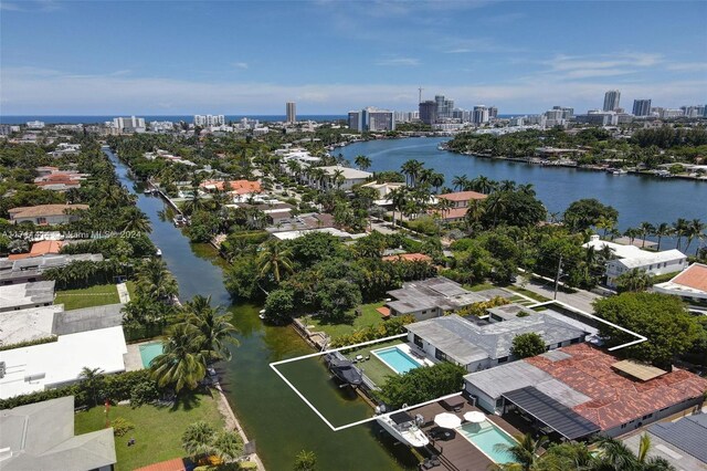 bird's eye view featuring a water view