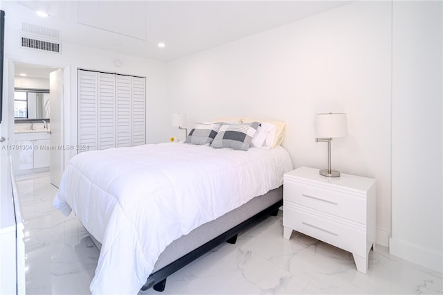 bedroom with a closet