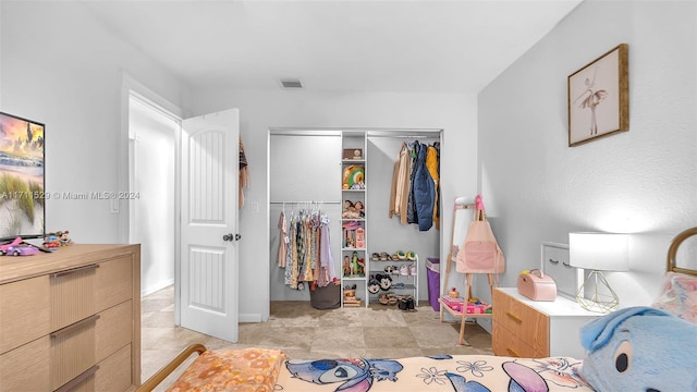 bedroom featuring a closet