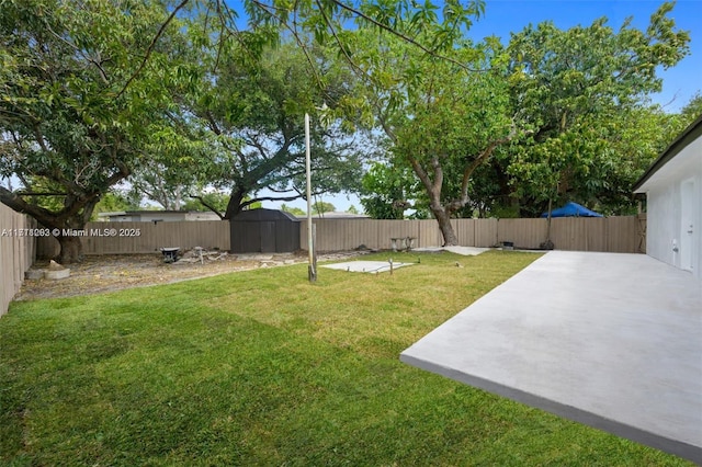 view of yard with a patio