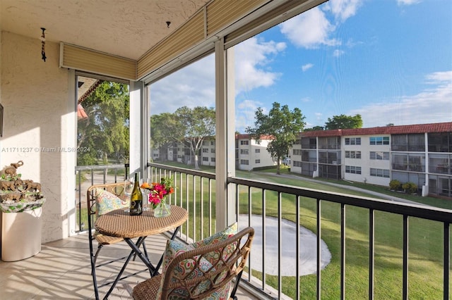 view of sunroom / solarium