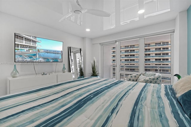 bedroom featuring ceiling fan