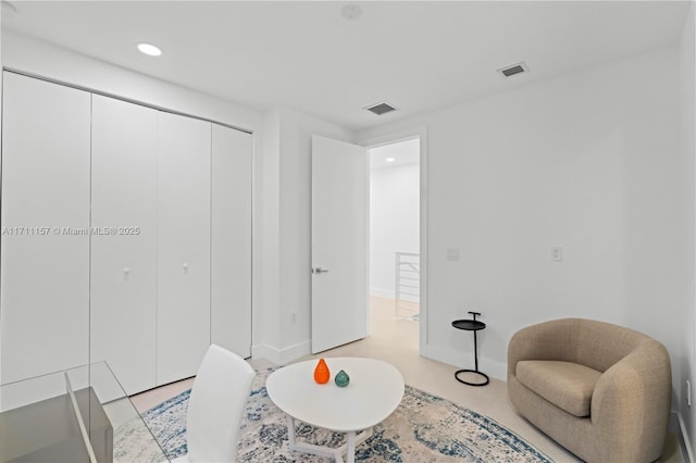 909 NE 16th Ave, Fort Lauderdale, FL 33304 - living area featuring recessed lighting and baseboards