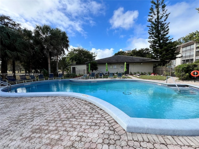 view of swimming pool