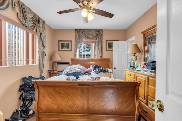 bedroom featuring ceiling fan