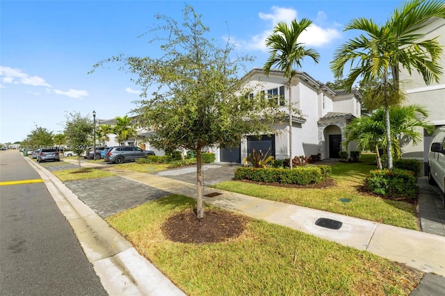 view of front of house with a front yard