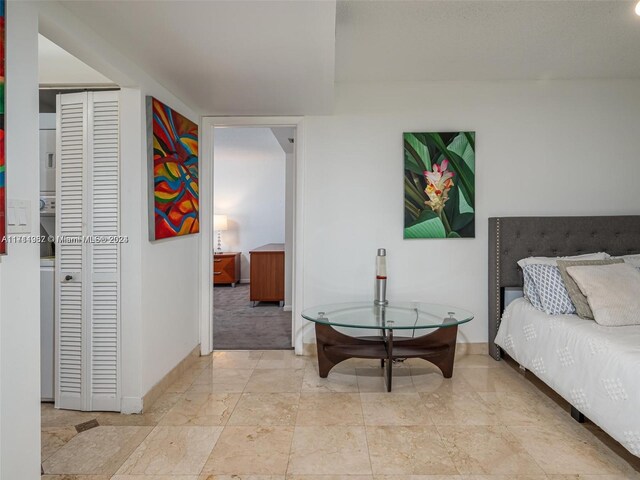 bedroom featuring a closet