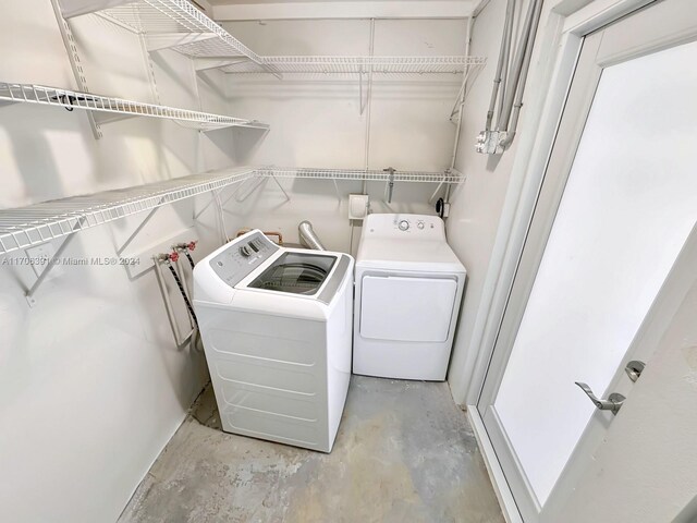 1820 SW 11th Ct, Fort Lauderdale, FL 33312 - laundry area with washing machine and dryer