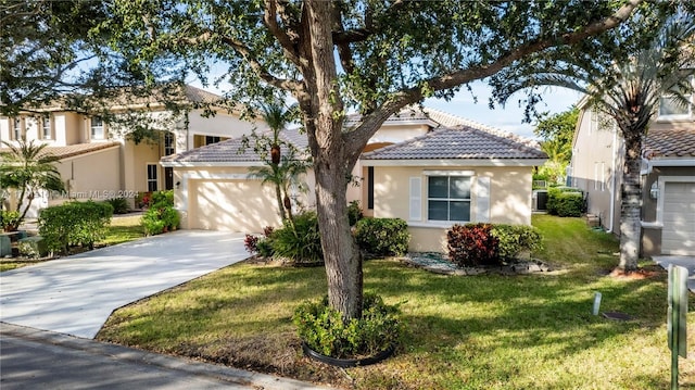 view of front of property featuring a front yard