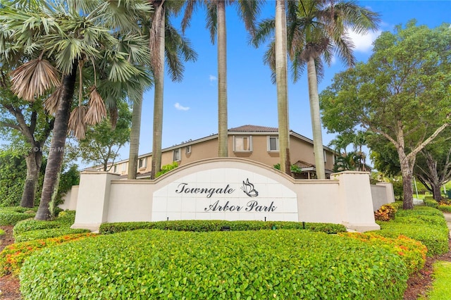 view of community / neighborhood sign