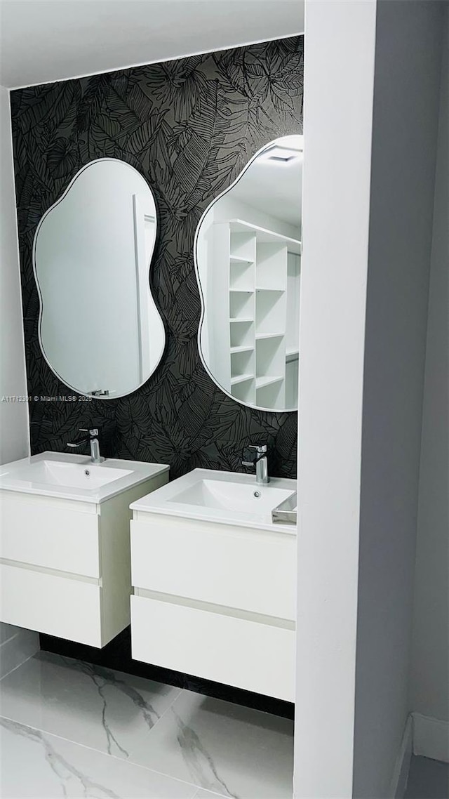 bathroom with vanity