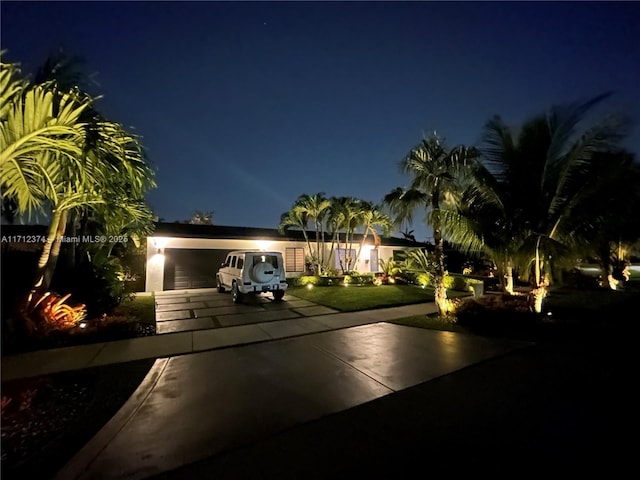 view of front facade featuring a garage