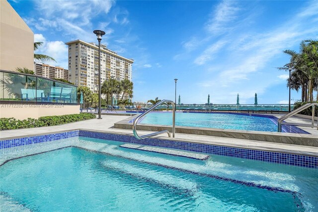 11113 Biscayne Blvd Unit 255, Miami, FL 33181 - view of community pool