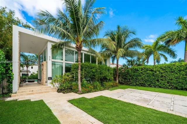 3726 Prairie Ave, Miami Beach, FL 33140 - view of green lawn
