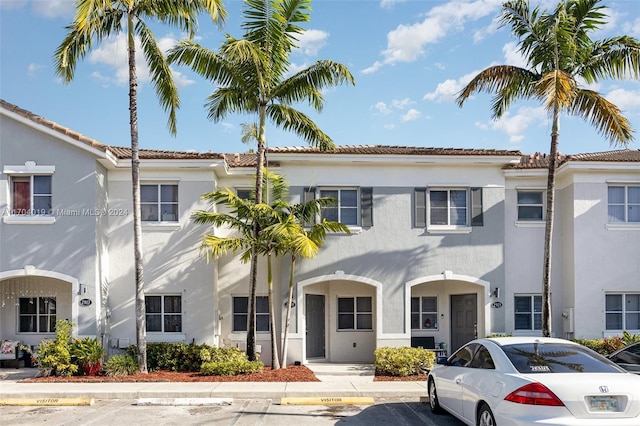 view of mediterranean / spanish-style home