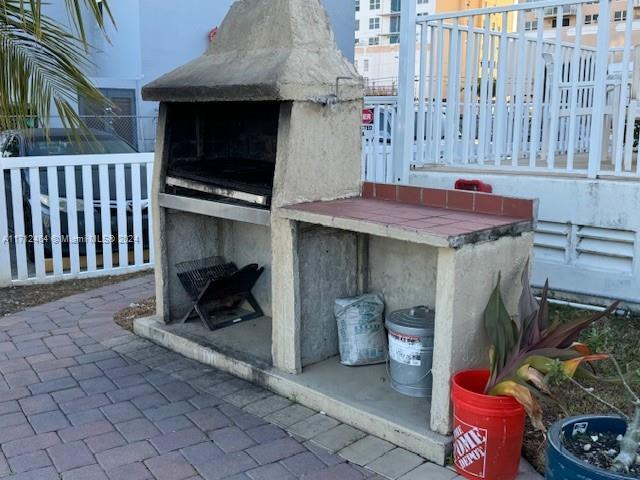 450 Golden Isles Dr Unit 1C, Hallandale Beach, FL 33009 - view of patio
