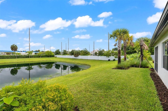 view of yard featuring a water view